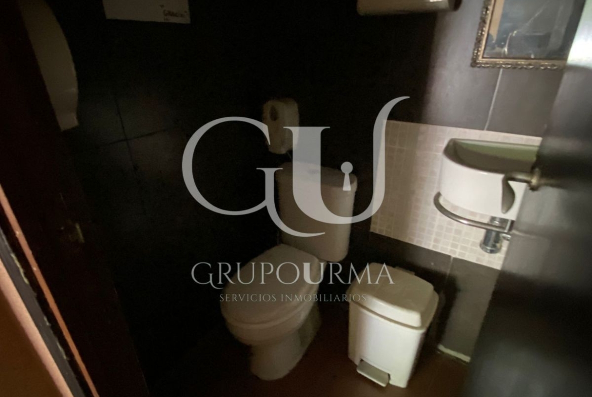 ¡SE ALQUILA ESTUPENDO LOCAL EN LAS NACIONES!