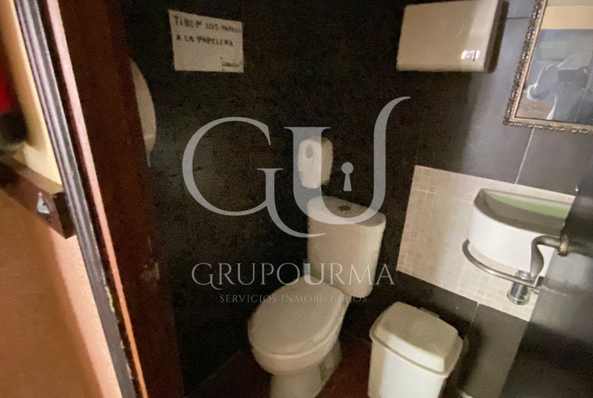 ¡SE ALQUILA ESTUPENDO LOCAL EN LAS NACIONES!