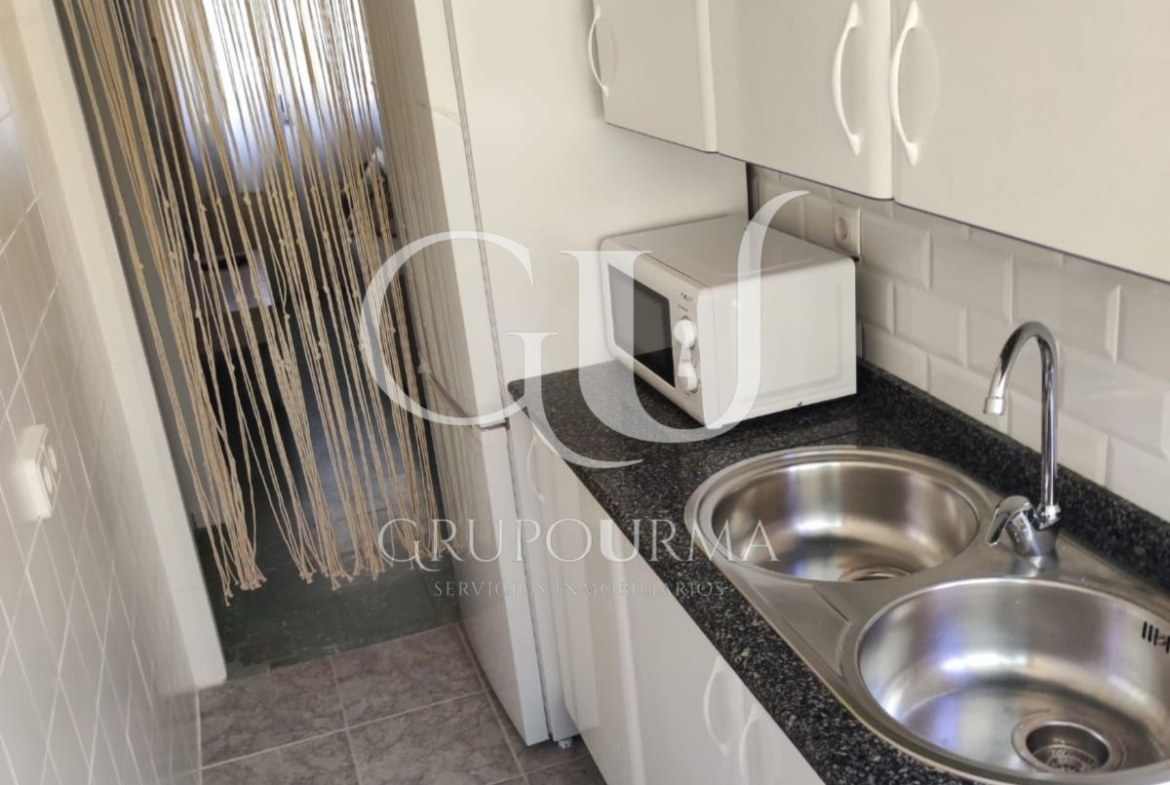 ¡SOLO PARA CHICAS! ESTUPENDA HABITACIÓN EN ALQUILER