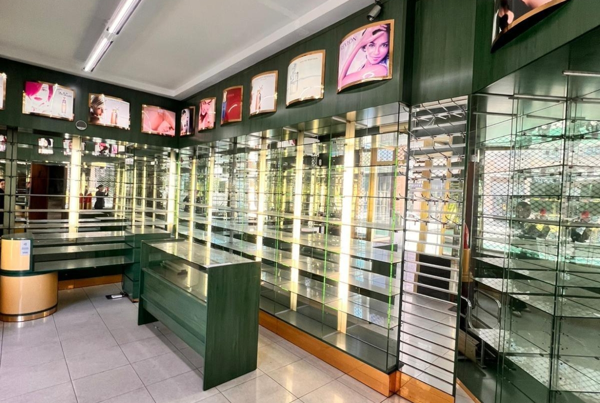 ¡FANTASTICO LOCAL EN AVENIDA MANUEL DEL VALLE!