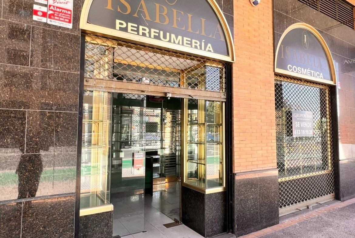 ¡FANTASTICO LOCAL EN AVENIDA MANUEL DEL VALLE!