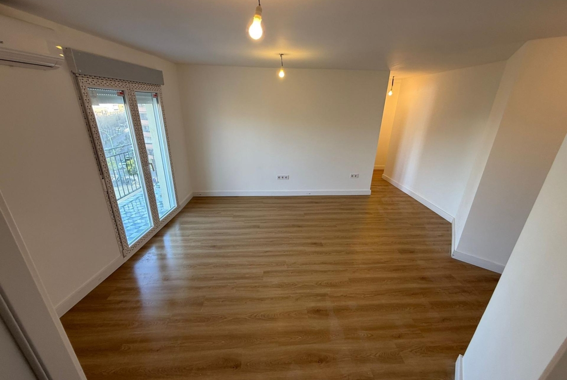 Piso en venta 74 m² 2 hab.