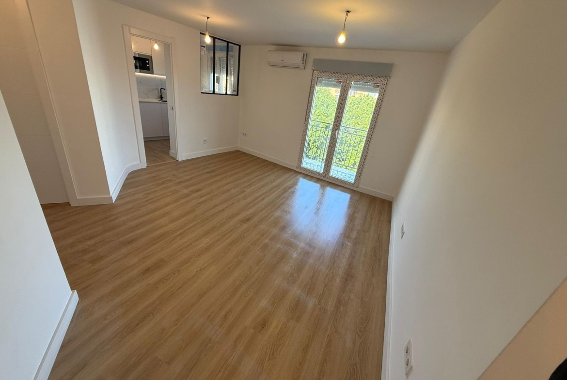 Piso en venta 74 m² 2 hab.