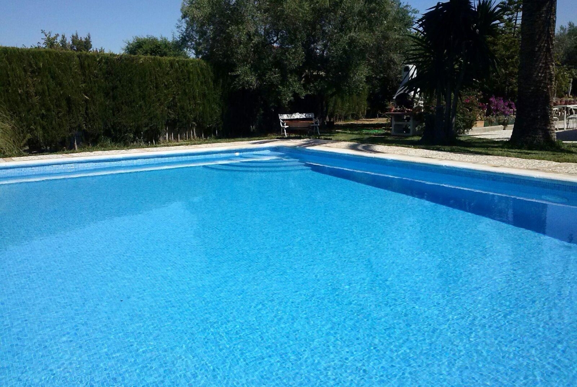 ¡CHALET EN VENTA EN URBANIZACION PRADOLLANO!