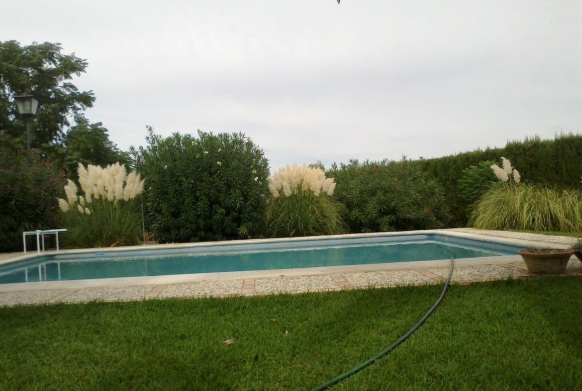 ¡CHALET EN VENTA EN URBANIZACION PRADOLLANO!