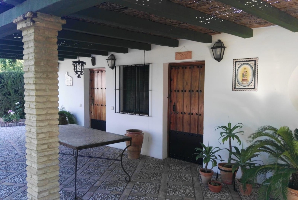 ¡CHALET EN VENTA EN URBANIZACION PRADOLLANO!