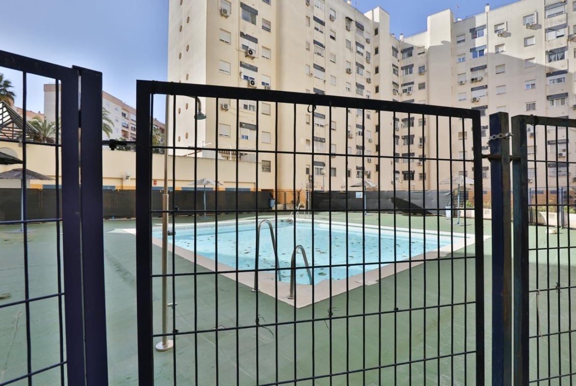 ¡FANTASTICO PISO EN URBANIZACIÓN PARQUEFLORES!