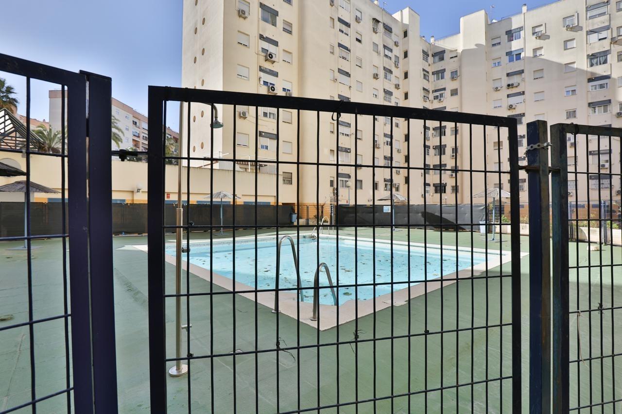 ¡FANTASTICO PISO EN URBANIZACIÓN PARQUEFLORES!