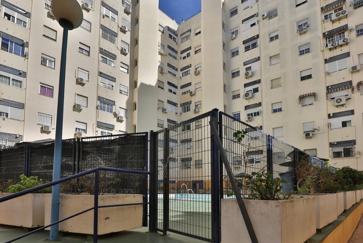 ¡FANTASTICO PISO EN URBANIZACIÓN PARQUEFLORES!