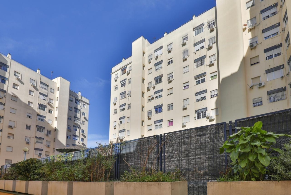 ¡FANTASTICO PISO EN URBANIZACIÓN PARQUEFLORES!