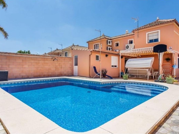 ¡¡ESTUPENDO CHALET PAREADO EN ESPARTINAS!!