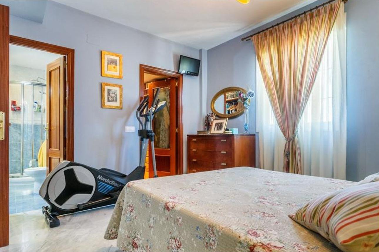 ¡¡ESTUPENDO CHALET PAREADO EN ESPARTINAS!!