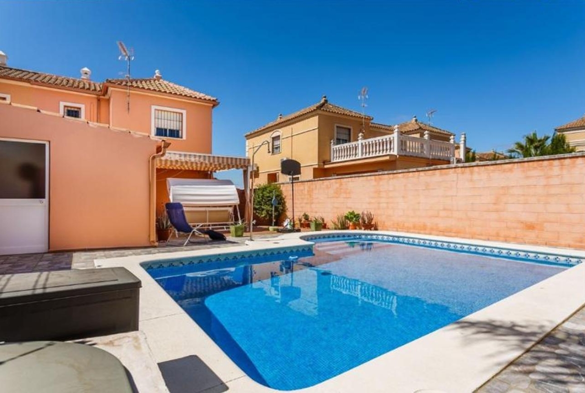 ¡¡ESTUPENDO CHALET PAREADO EN ESPARTINAS!!
