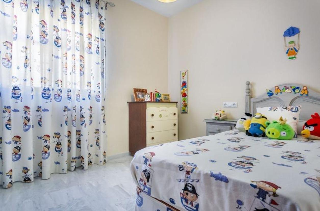 ¡¡ESTUPENDO CHALET PAREADO EN ESPARTINAS!!