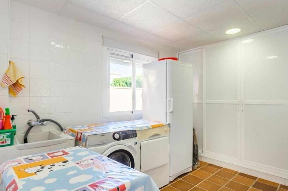 ¡¡ESTUPENDO CHALET PAREADO EN ESPARTINAS!!