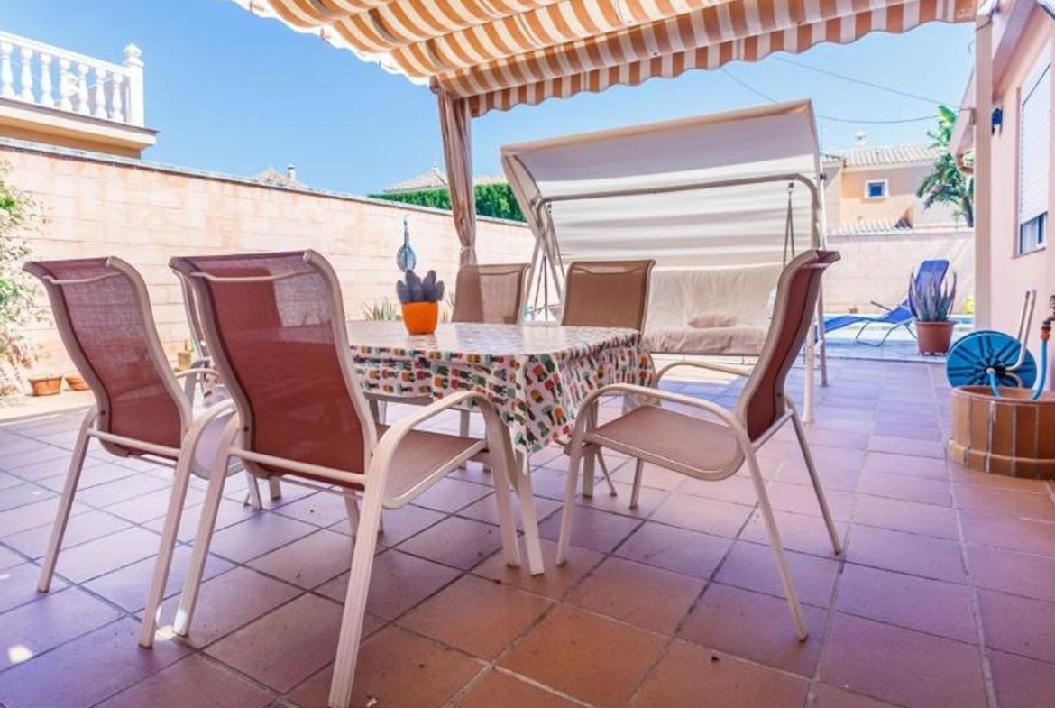 ¡¡ESTUPENDO CHALET PAREADO EN ESPARTINAS!!