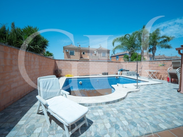¡¡ESTUPENDO CHALET PAREADO EN ESPARTINAS!!
