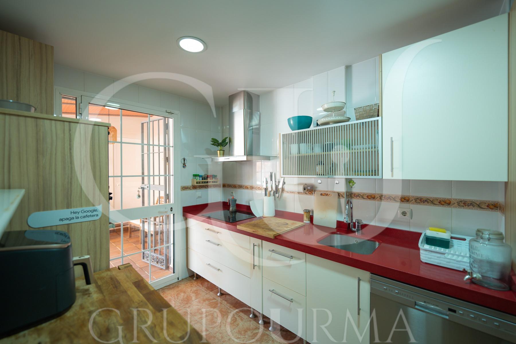 ¡¡ESTUPENDO CHALET PAREADO EN ESPARTINAS!!