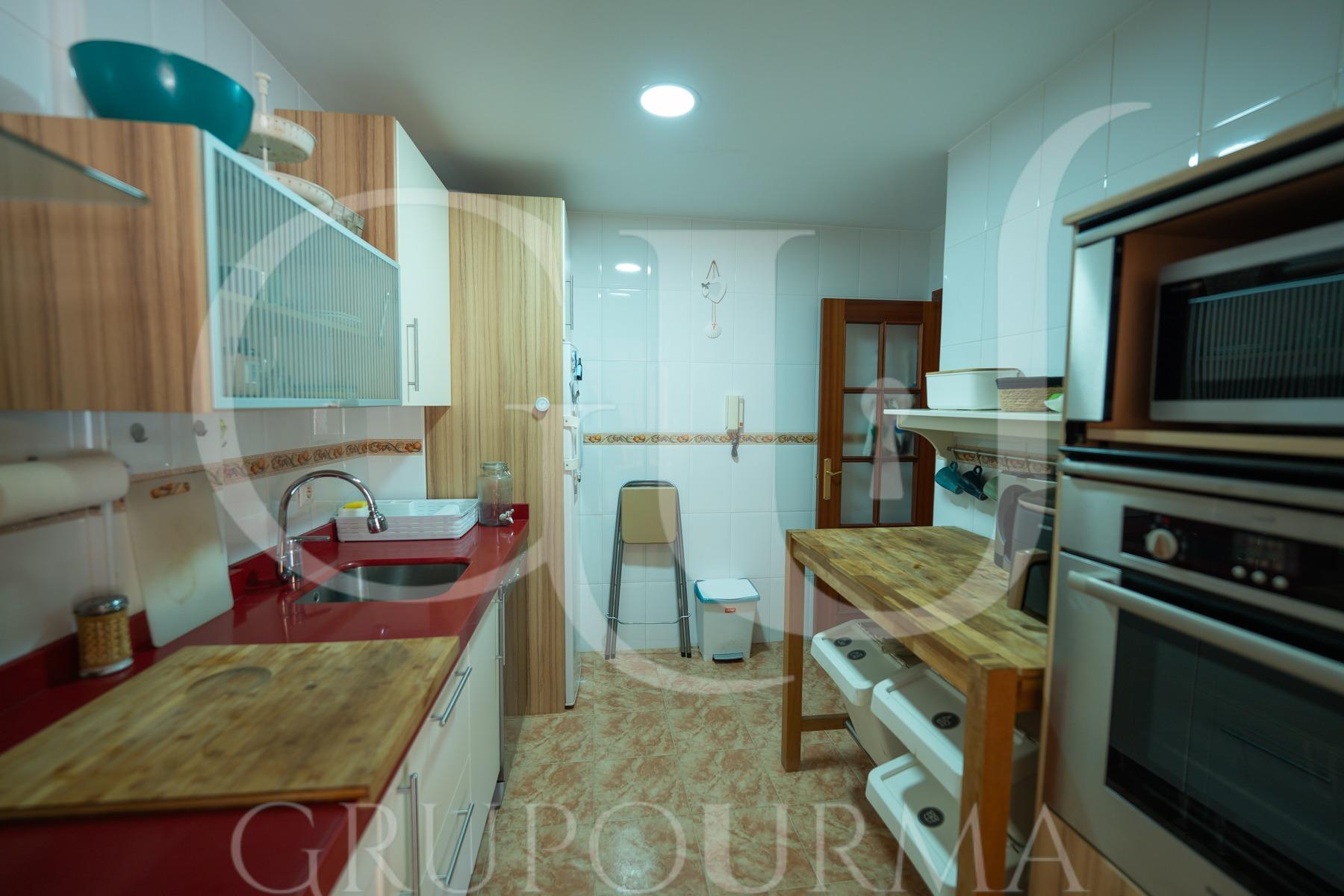 ¡¡ESTUPENDO CHALET PAREADO EN ESPARTINAS!!