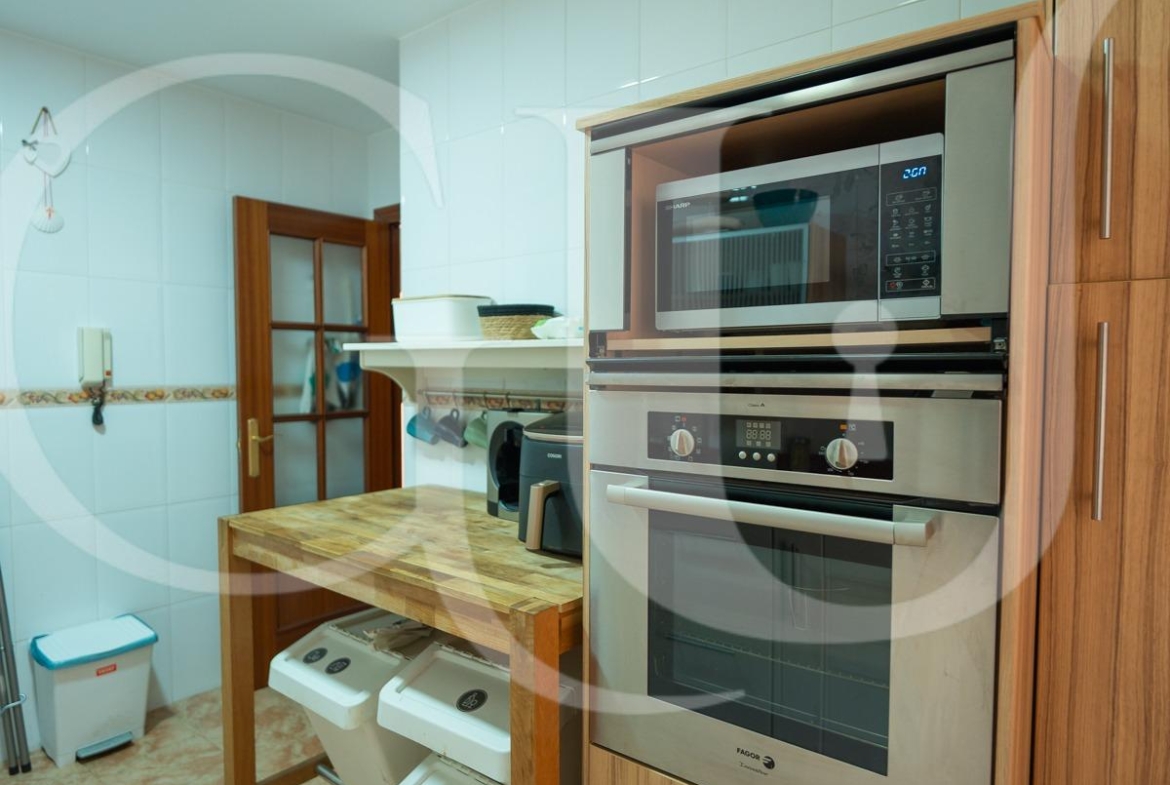 ¡¡ESTUPENDO CHALET PAREADO EN ESPARTINAS!!