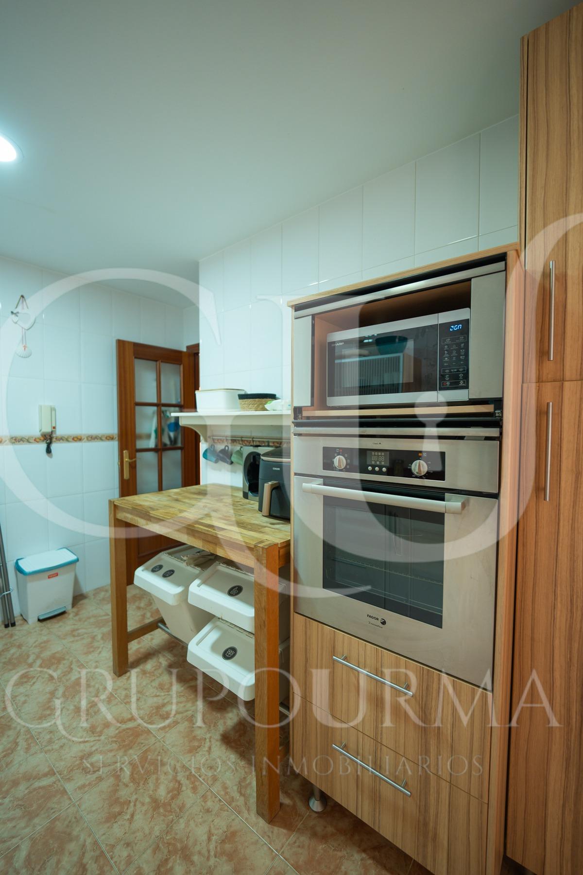 ¡¡ESTUPENDO CHALET PAREADO EN ESPARTINAS!!