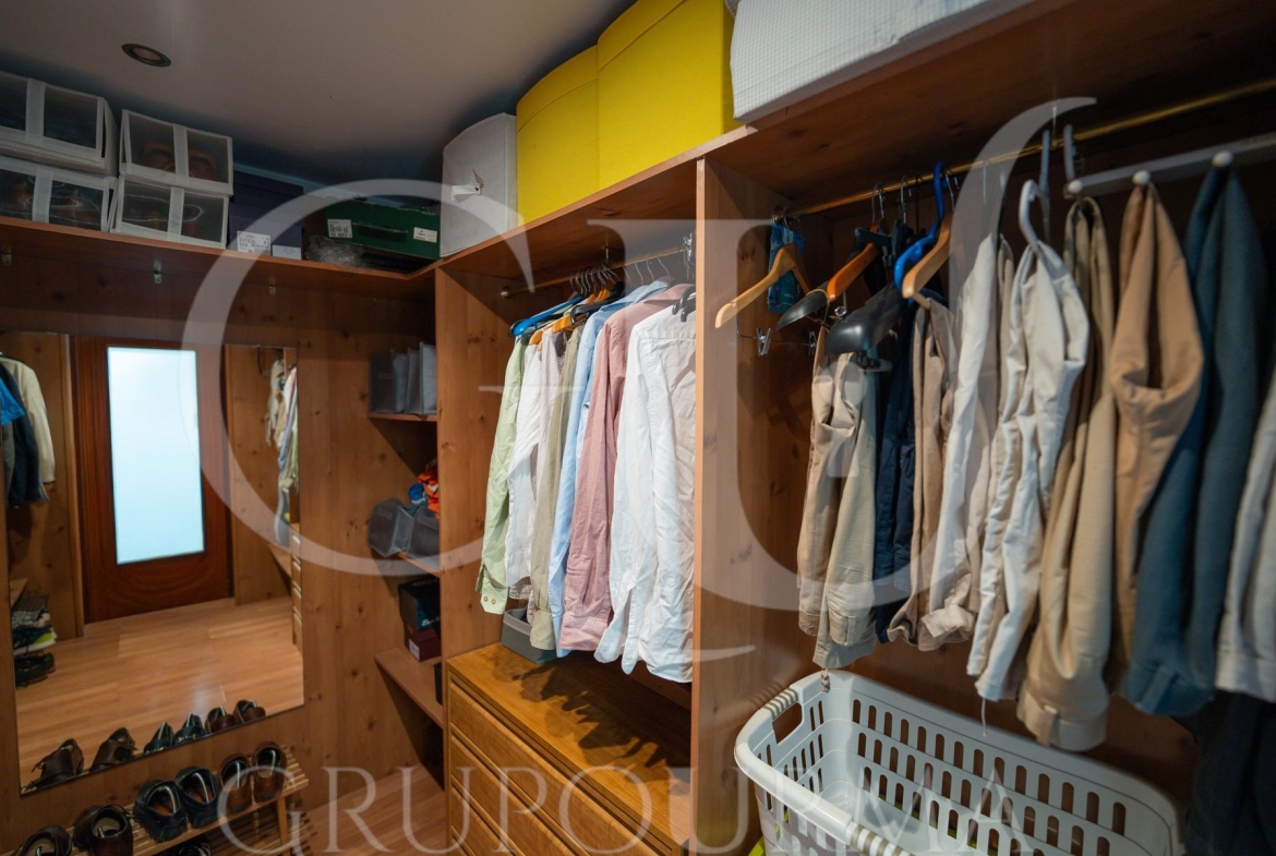 ¡¡ESTUPENDO CHALET PAREADO EN ESPARTINAS!!