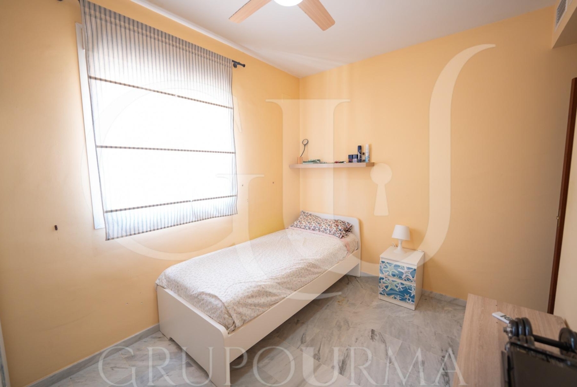 ¡¡ESTUPENDO CHALET PAREADO EN ESPARTINAS!!