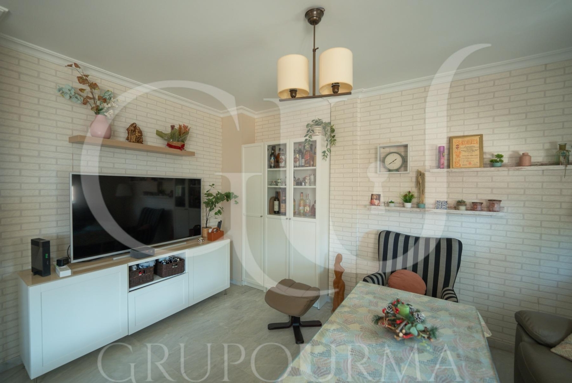 ¡¡ESTUPENDO CHALET PAREADO EN ESPARTINAS!!