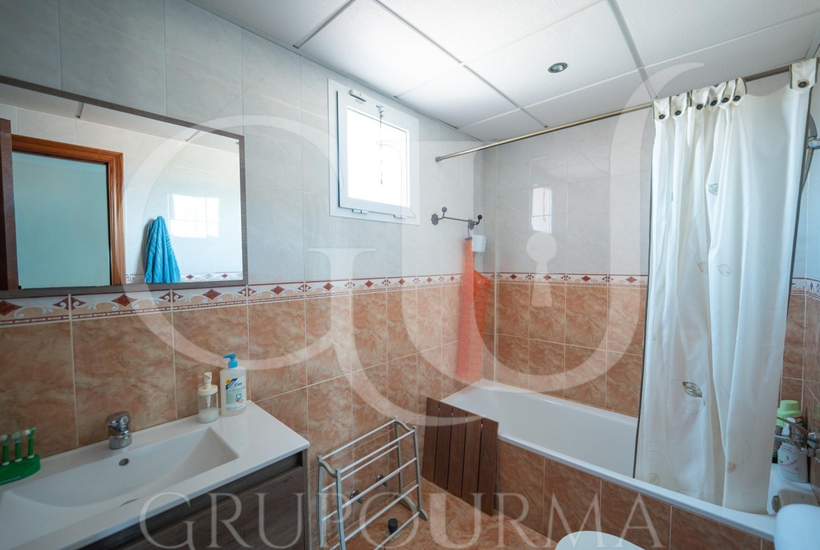 ¡¡ESTUPENDO CHALET PAREADO EN ESPARTINAS!!