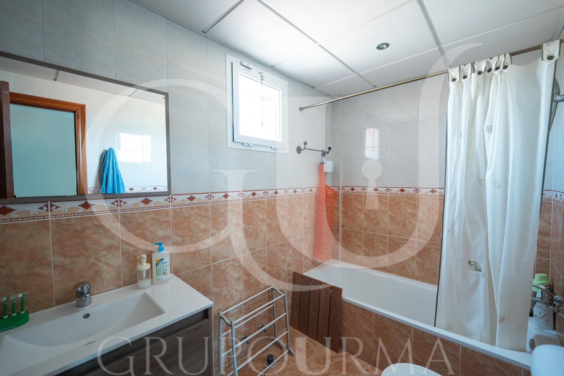 ¡¡ESTUPENDO CHALET PAREADO EN ESPARTINAS!!