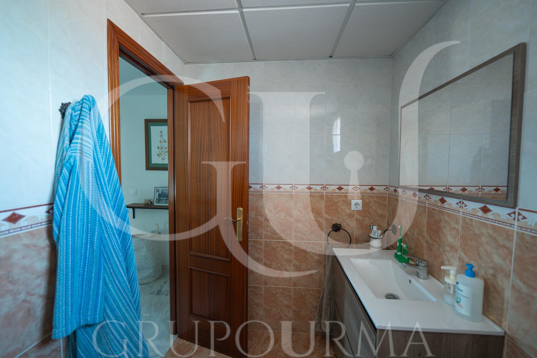¡¡ESTUPENDO CHALET PAREADO EN ESPARTINAS!!