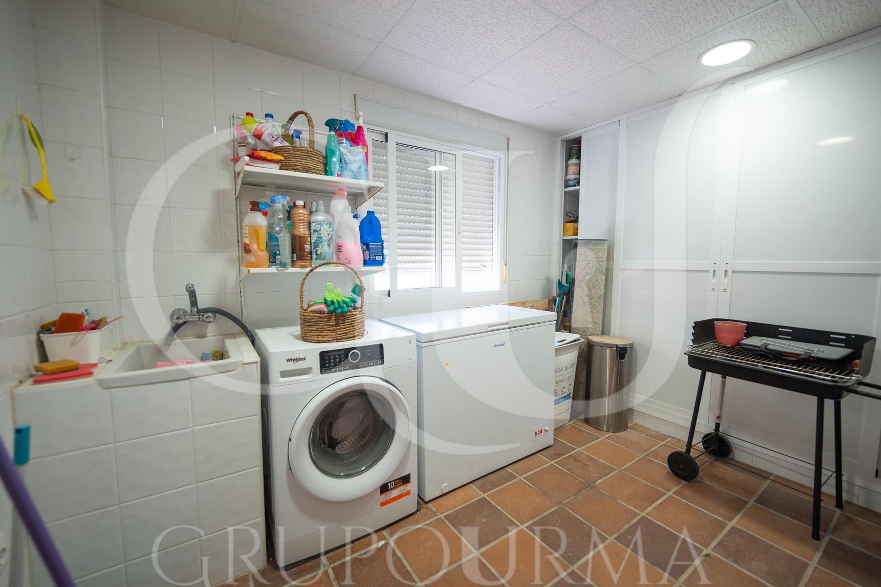 ¡¡ESTUPENDO CHALET PAREADO EN ESPARTINAS!!