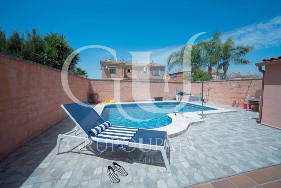 ¡¡ESTUPENDO CHALET PAREADO EN ESPARTINAS!!