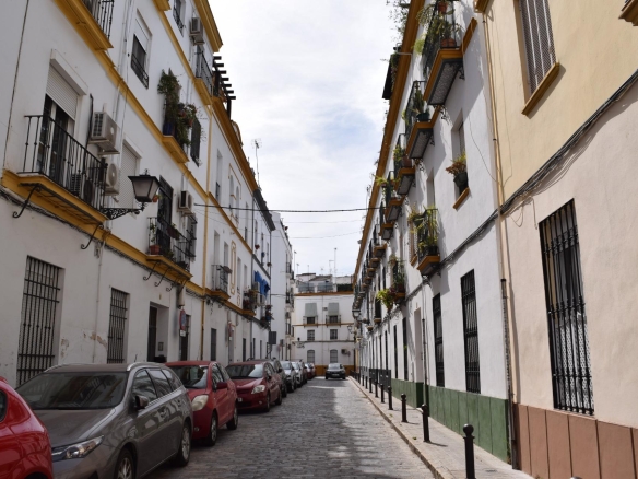 ¡ESTUPENDO PISO EN EL CENTRO DE SEVILLA!