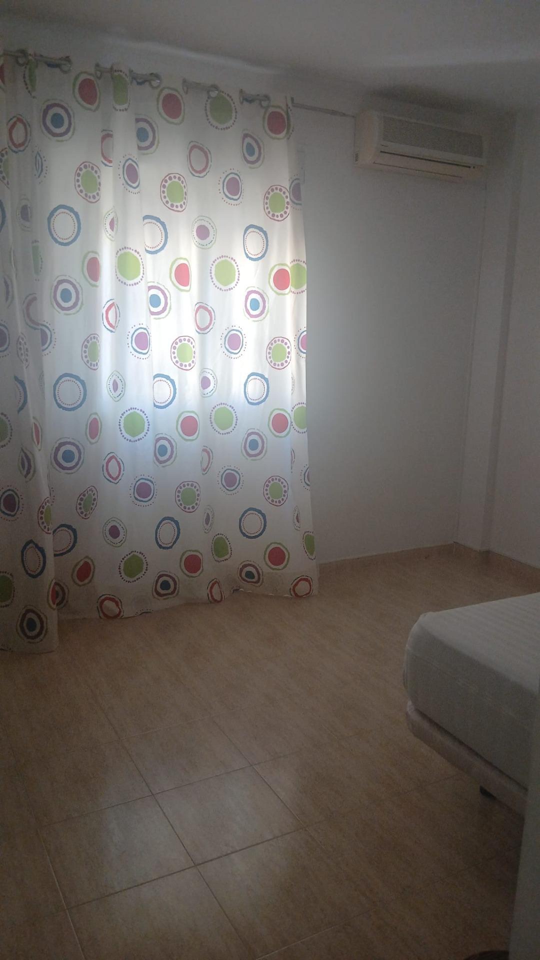 ¡ESTUPENDO PISO EN CALAHONDA!