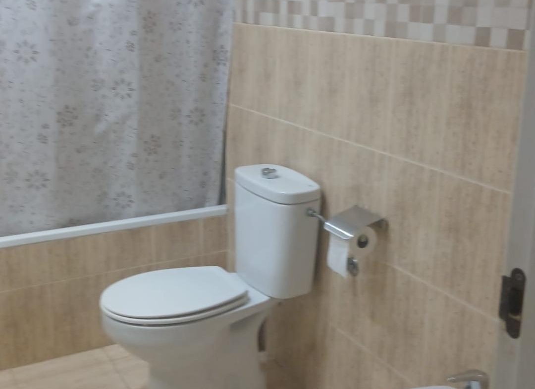 ¡ESTUPENDO PISO EN CALAHONDA!
