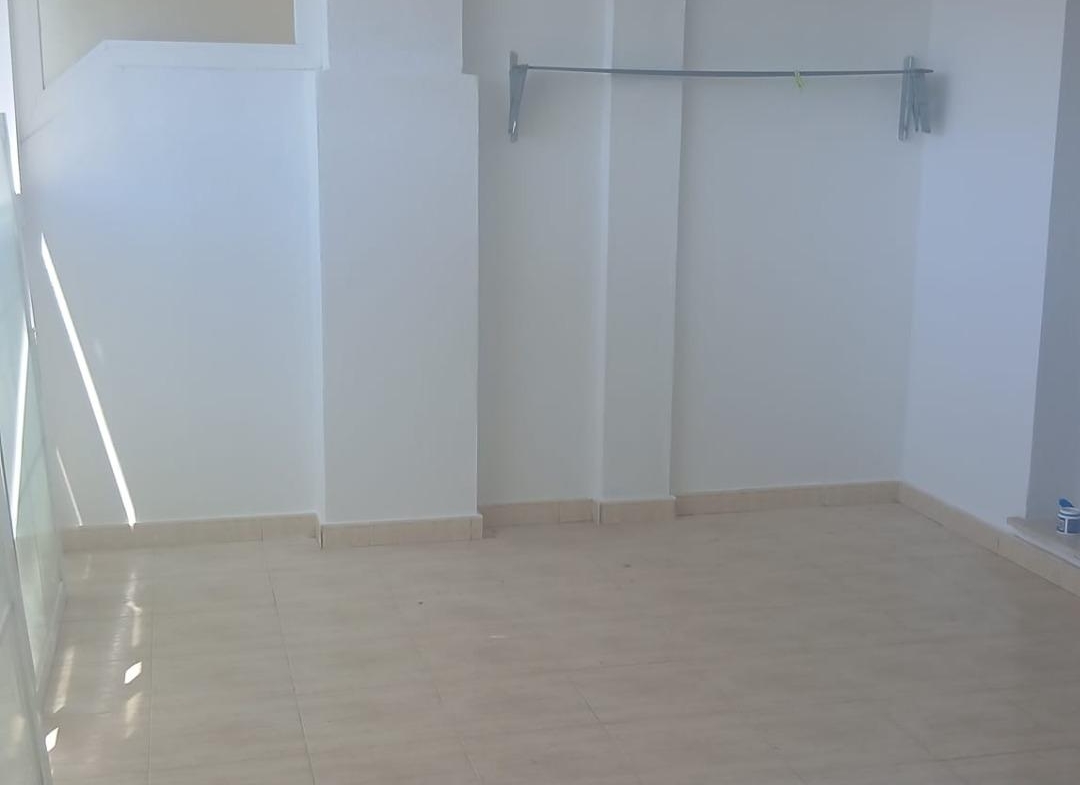 ¡ESTUPENDO PISO EN CALAHONDA!
