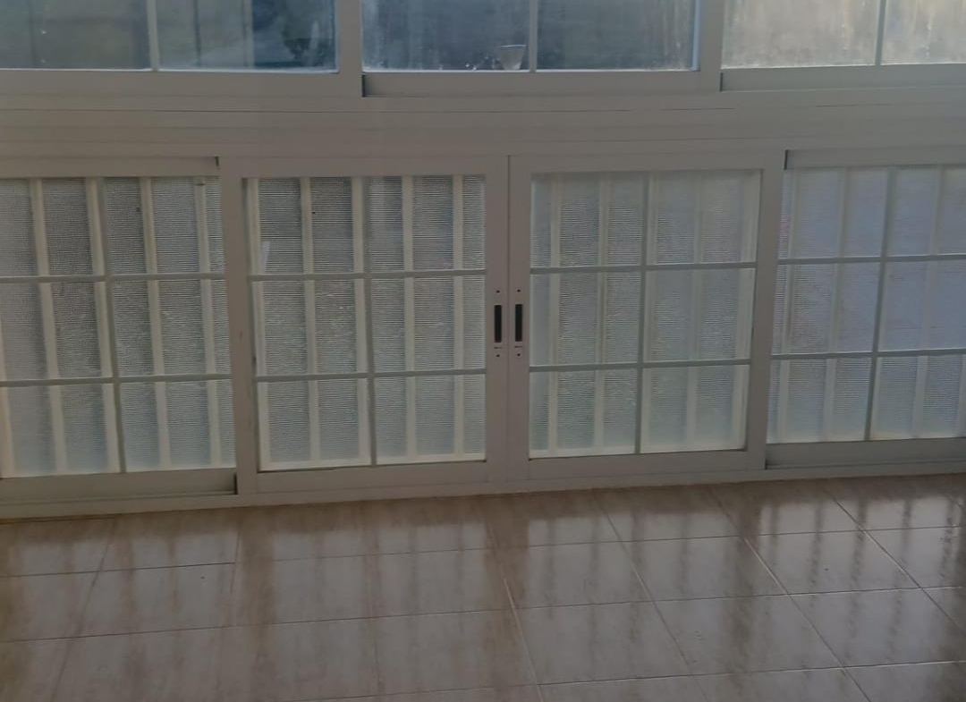 ¡ESTUPENDO PISO EN CALAHONDA!