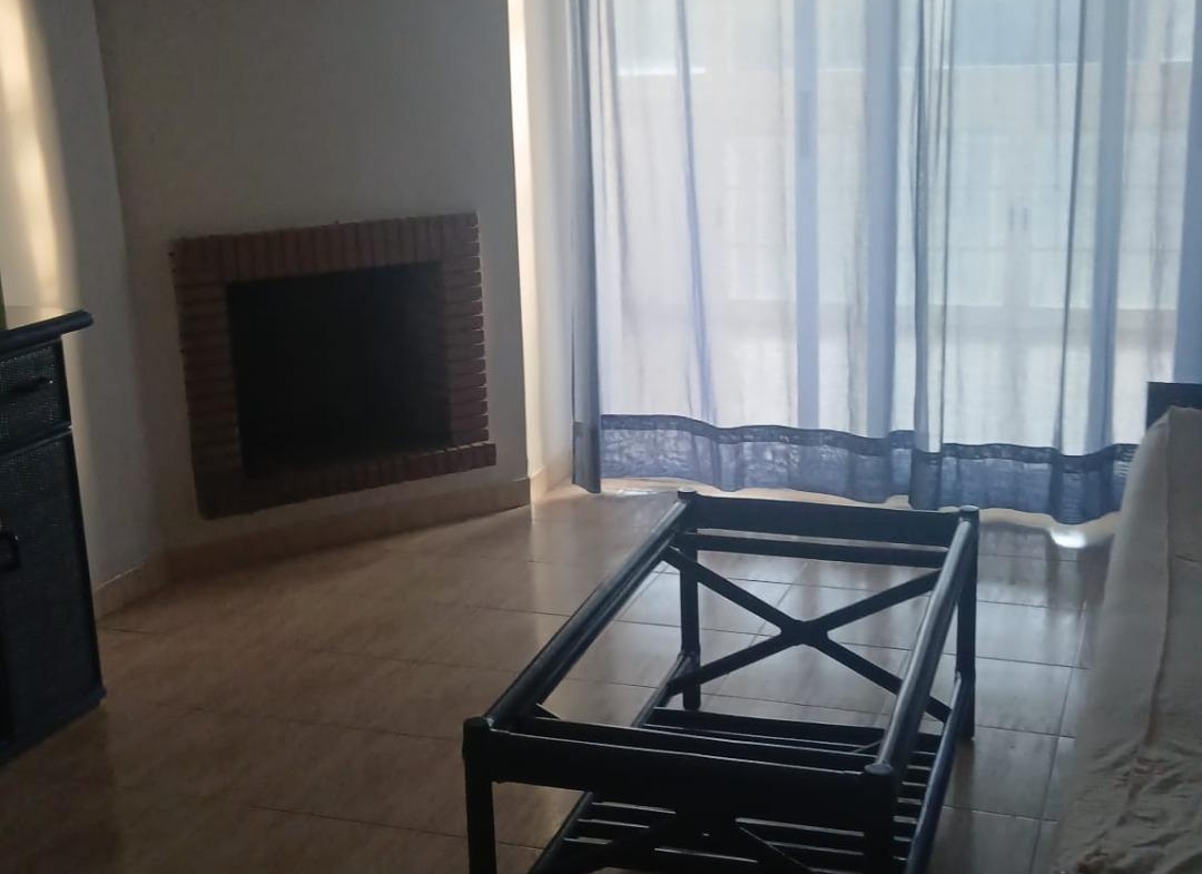¡ESTUPENDO PISO EN CALAHONDA!