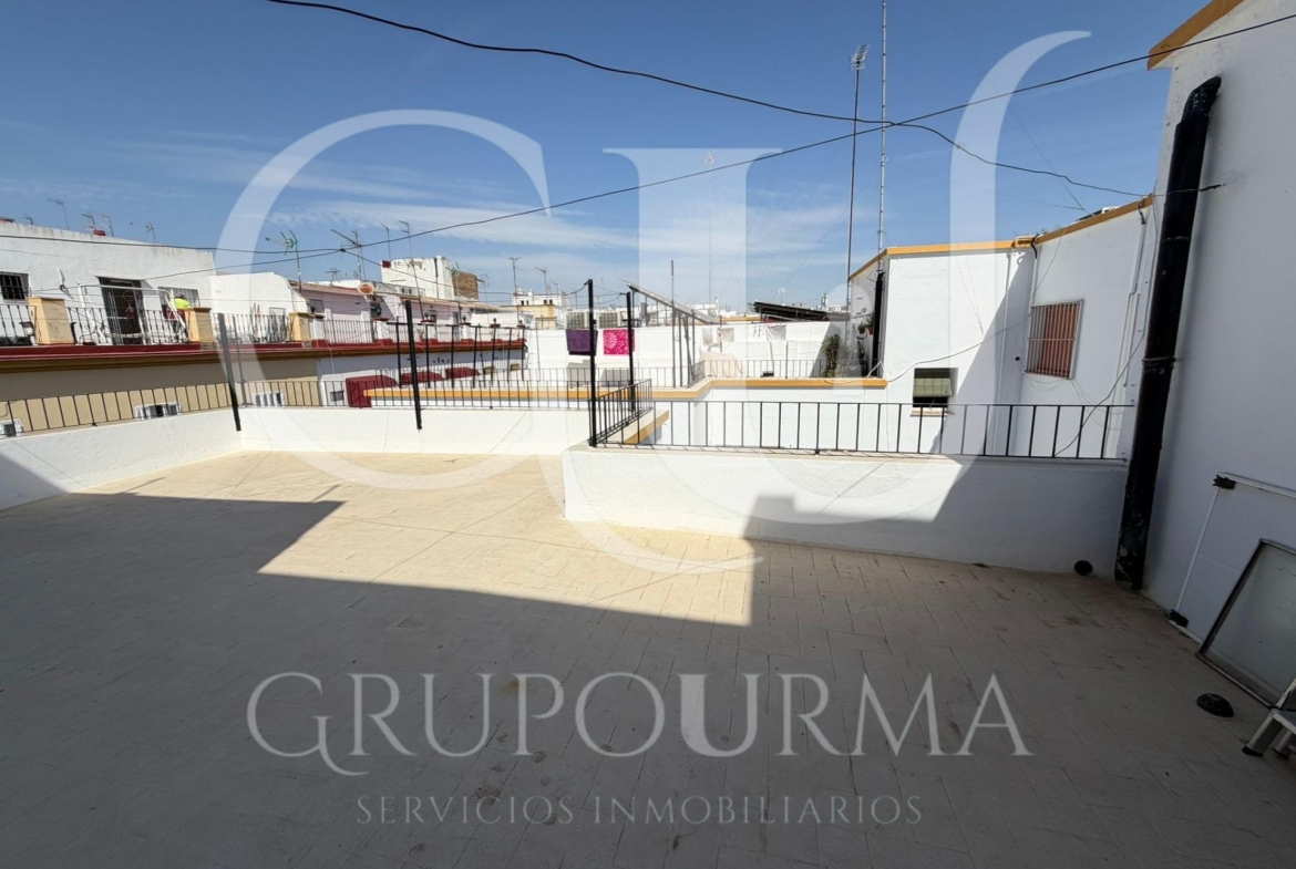 ¡ESTUPENDO PISO EN EL CENTRO DE SEVILLA!