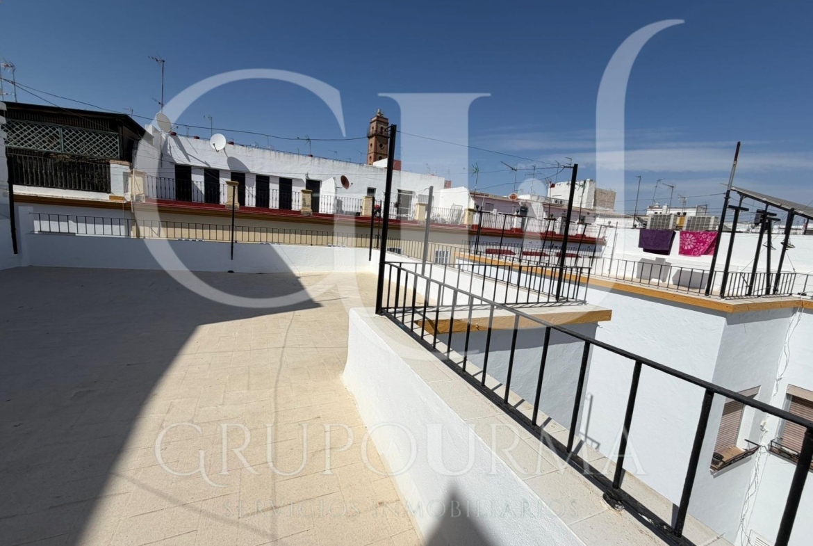 ¡ESTUPENDO PISO EN EL CENTRO DE SEVILLA!