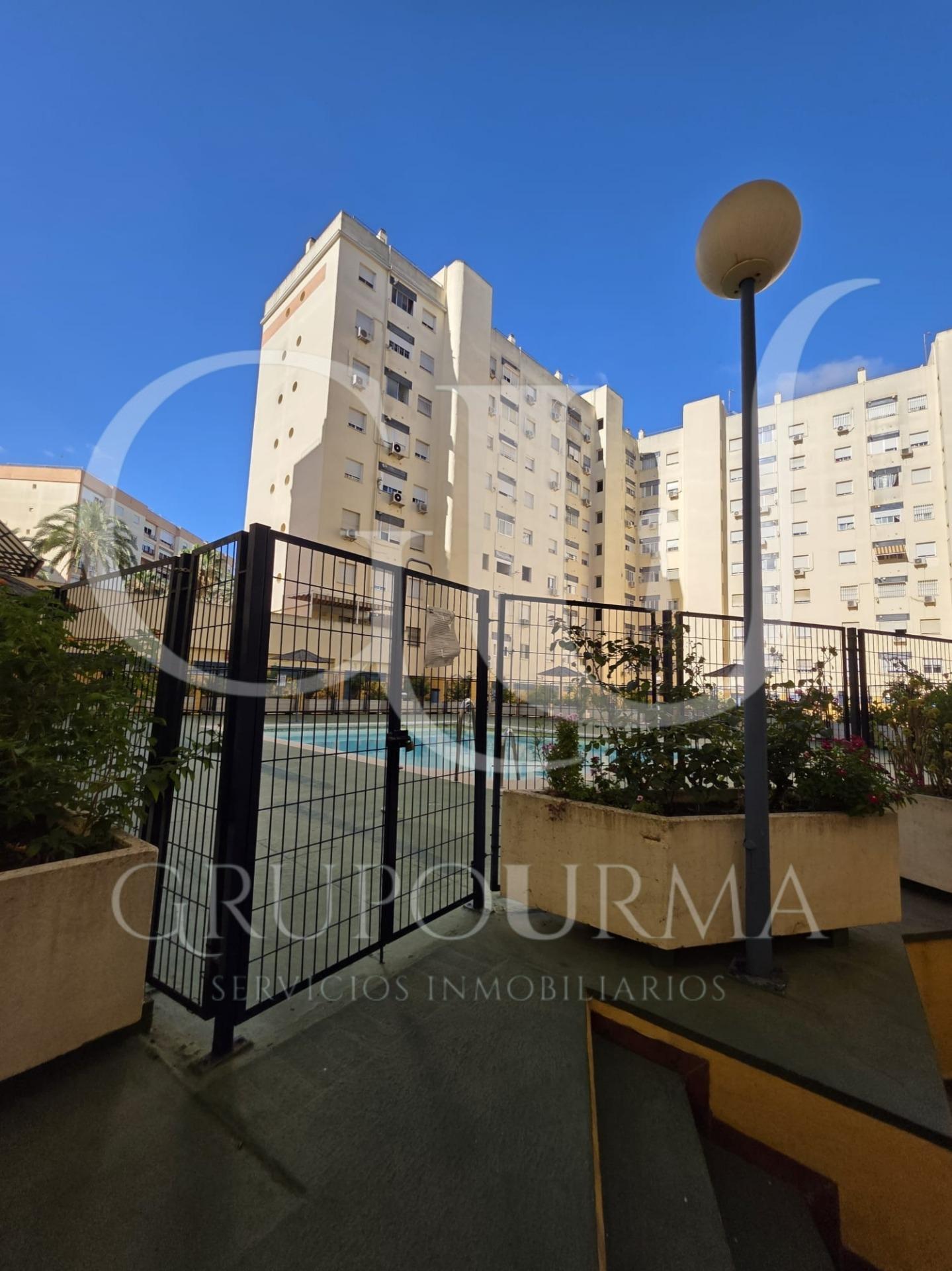 ¡ESTUPENDO PISO EN URBANIZACION PARQUEFLORES FASE VI!