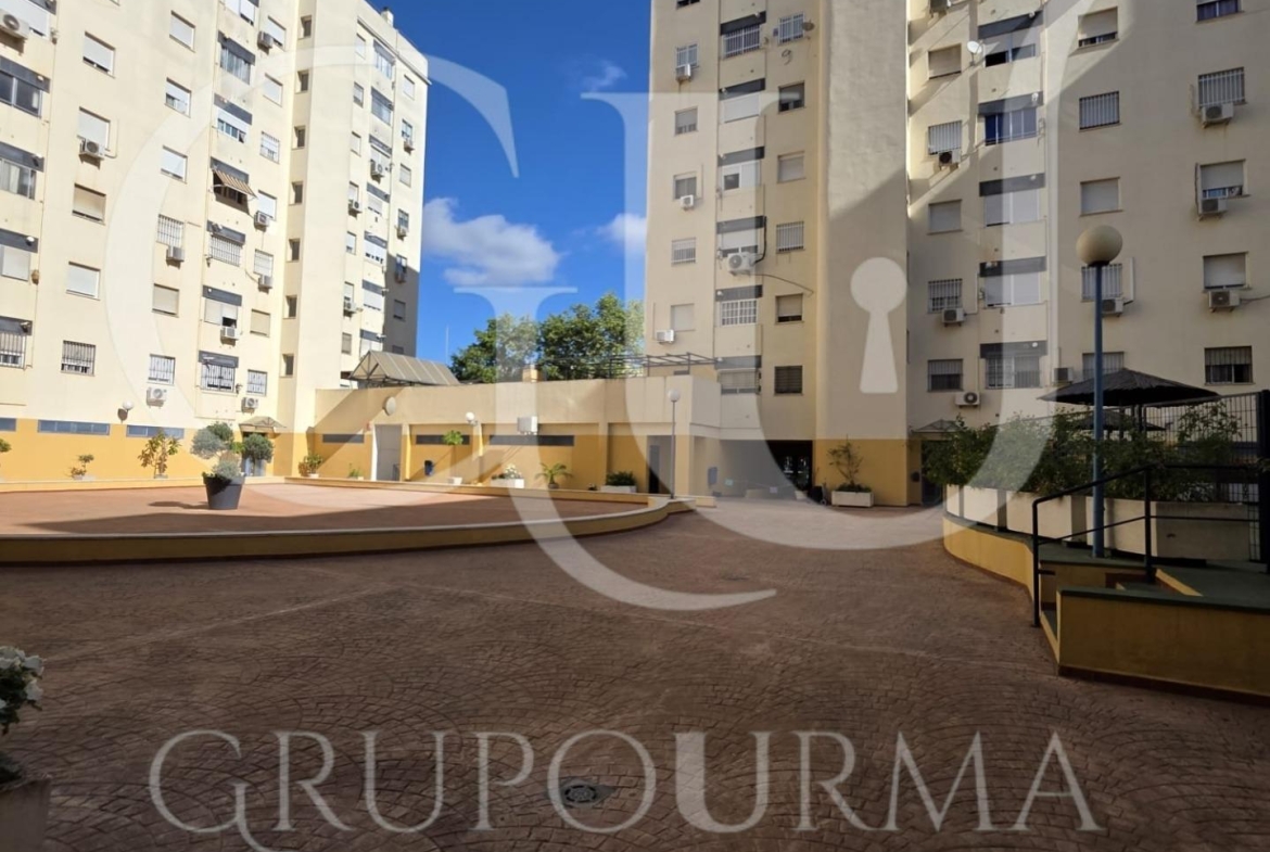 ¡ESTUPENDO PISO EN URBANIZACION PARQUEFLORES FASE VI!
