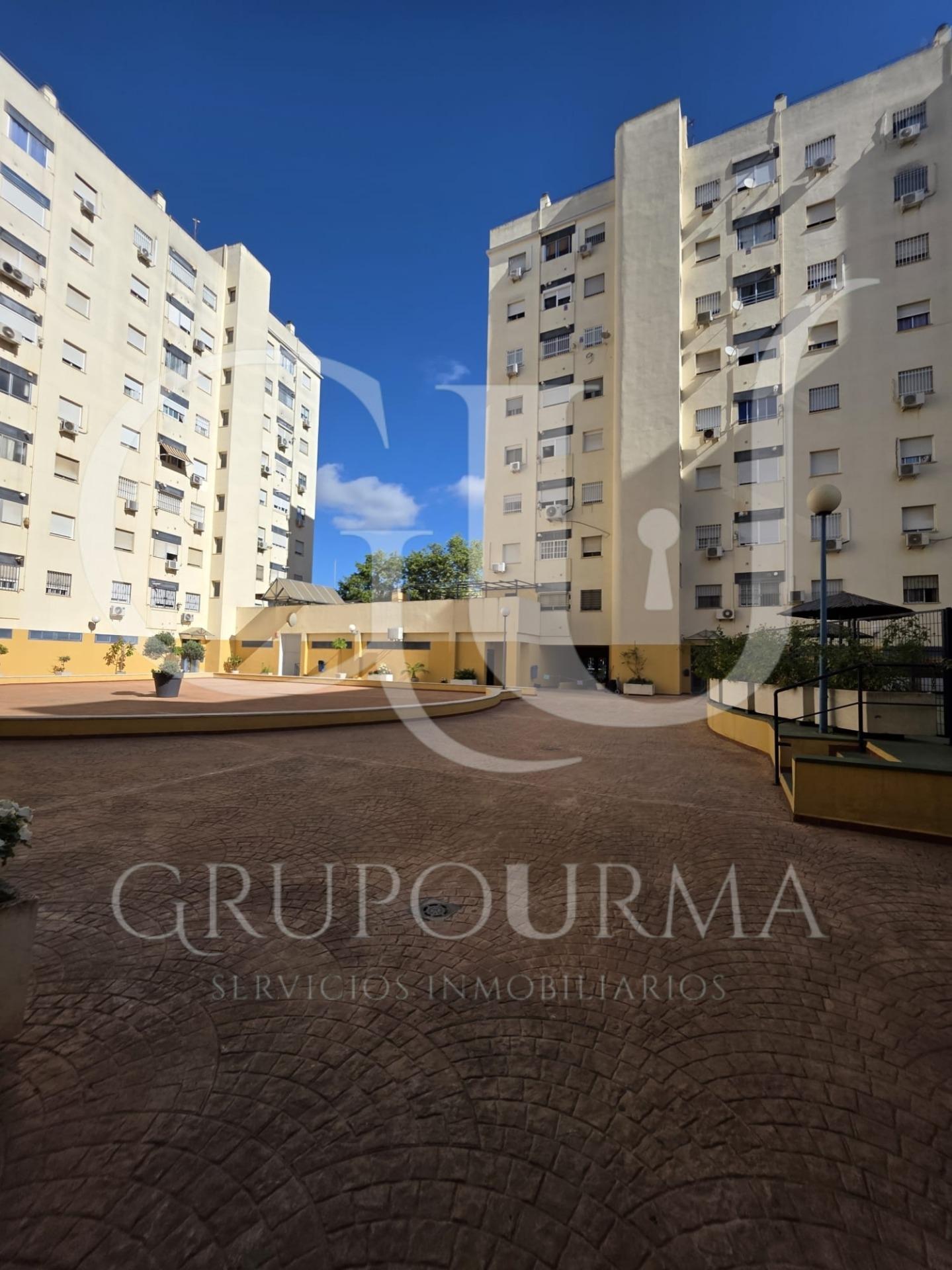 ¡ESTUPENDO PISO EN URBANIZACION PARQUEFLORES FASE VI!