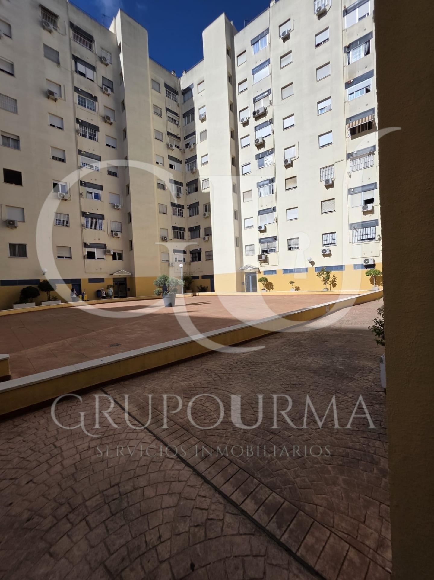 ¡ESTUPENDO PISO EN URBANIZACION PARQUEFLORES FASE VI!