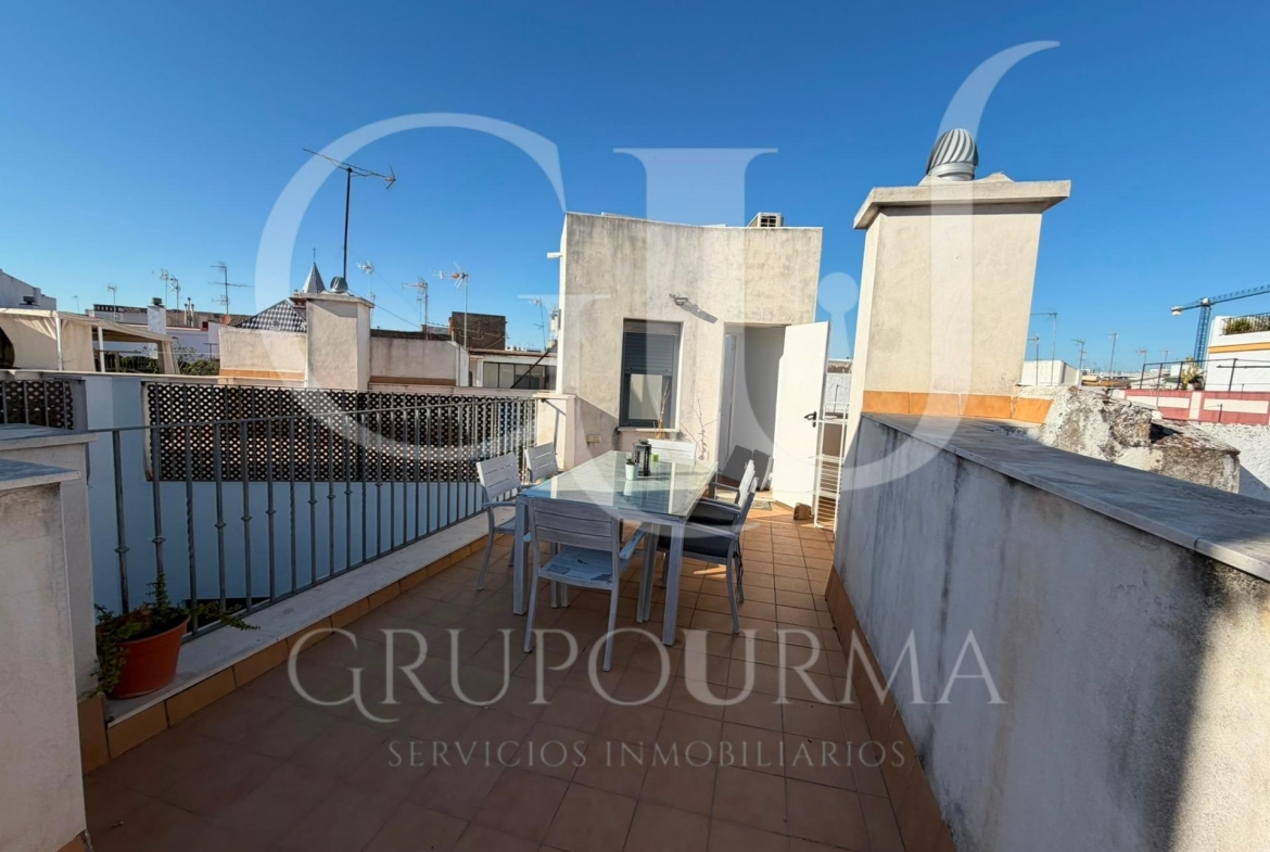 ¡ESTUPENDO ÁTICO EN EL CENTRO DE SEVILLA!