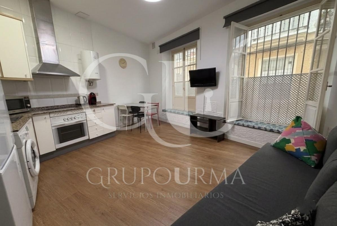 ¡ESTUPENDO PISO EN CÁDIZ!