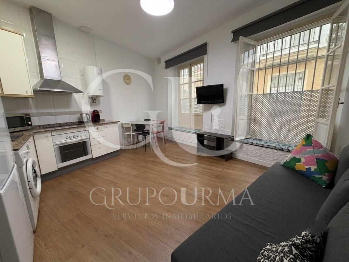 ¡ESTUPENDO PISO EN CÁDIZ!