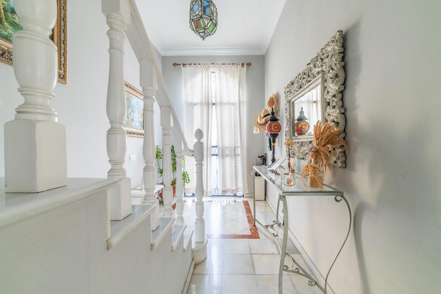 ¡¡ESTUPENDA CASA EN VENTA EN LOS ROSALES!!