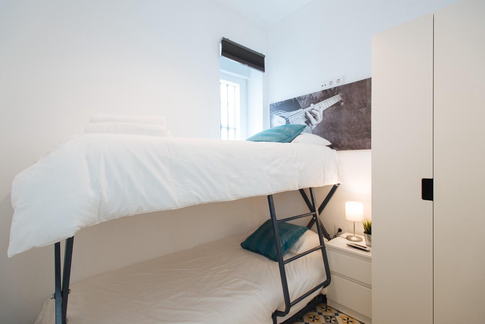¡ESTUPENDO CHALET REFORMADO CON LICENCIA TURISTICA! ZONA: ALAMEDA